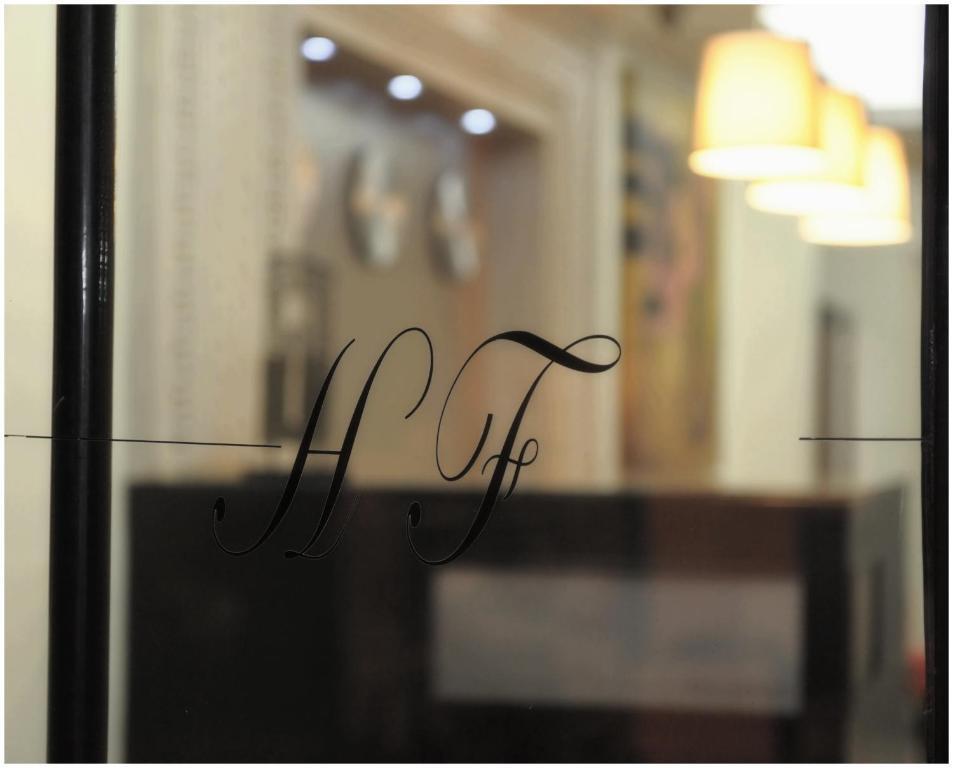 דקר Hotel & Restaurant Farid מראה חיצוני תמונה
